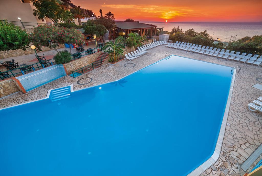 Baia Calavà Hotel e Residence Gioiosa Marea Esterno foto