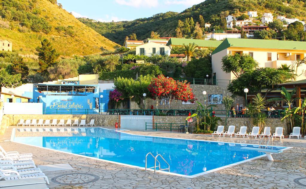 Baia Calavà Hotel e Residence Gioiosa Marea Esterno foto