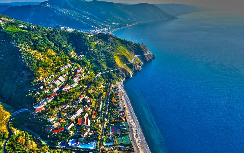 Baia Calavà Hotel e Residence Gioiosa Marea Esterno foto